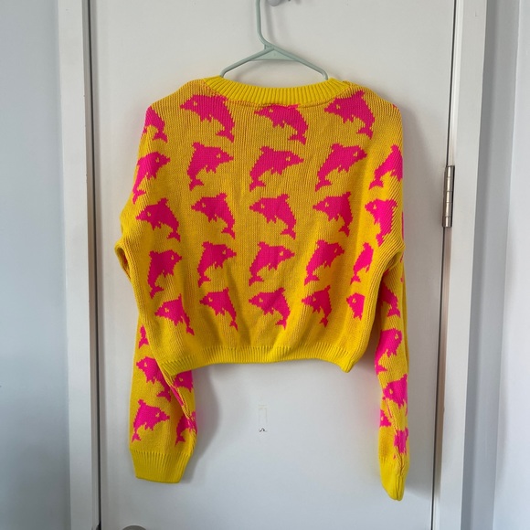 Cropped Sweater - Picture 6 of 6